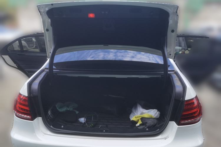 Used Mercedes-Benz E-Class 2015 E 260 L Sport Edition Trunk