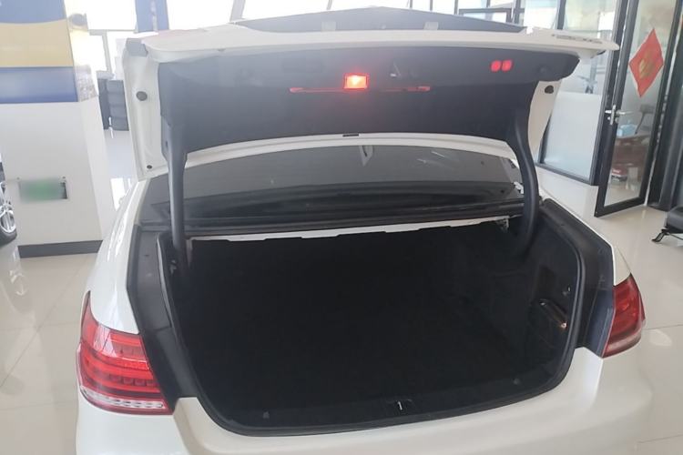 Used Mercedes-Benz E-Class 2015 Facelift E 200 L Sport Edition Trunk