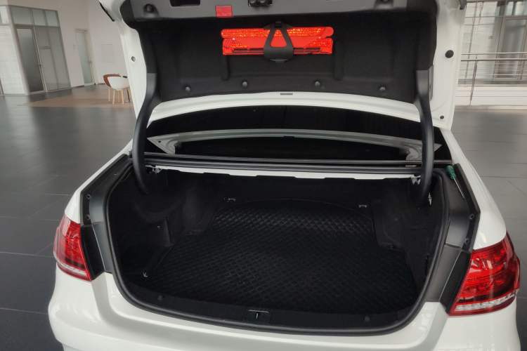 Used Mercedes-Benz E-Class 2015 Restyled E 260 L Sport Edition Trunk