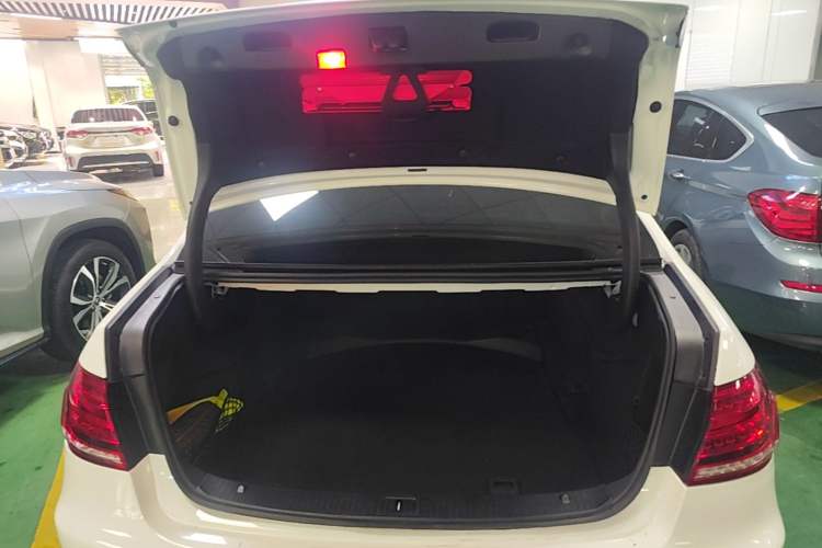 Used Mercedes-Benz E-Class 2015 E 260 L Sport Edition Trunk