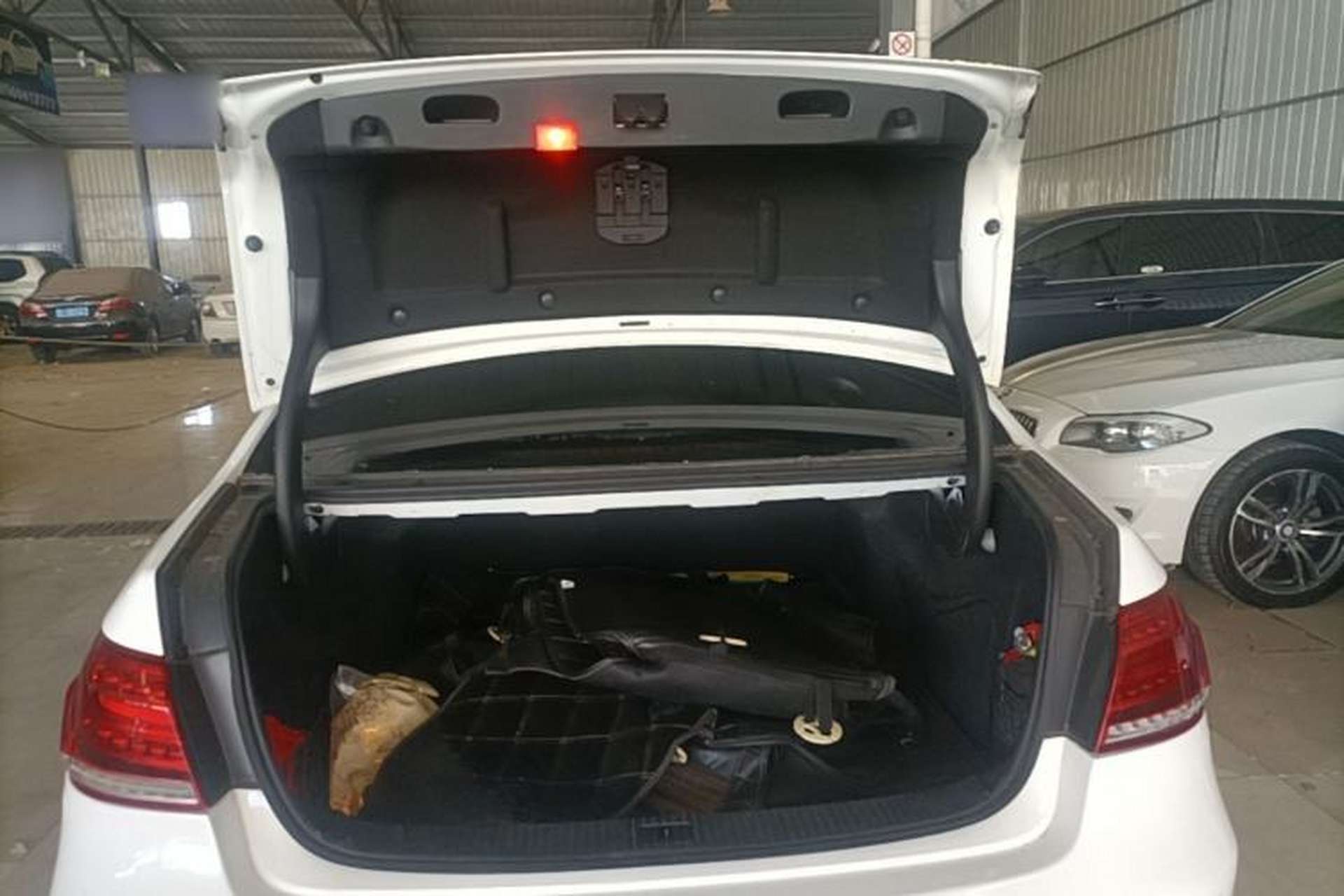 Used Mercedes-Benz E-Class 2015 E 260 L Trunk
