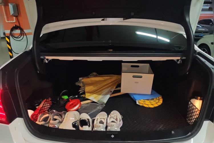 Used Mercedes-Benz E-Class 2015 E 260 L Sport & Fashion Model Trunk