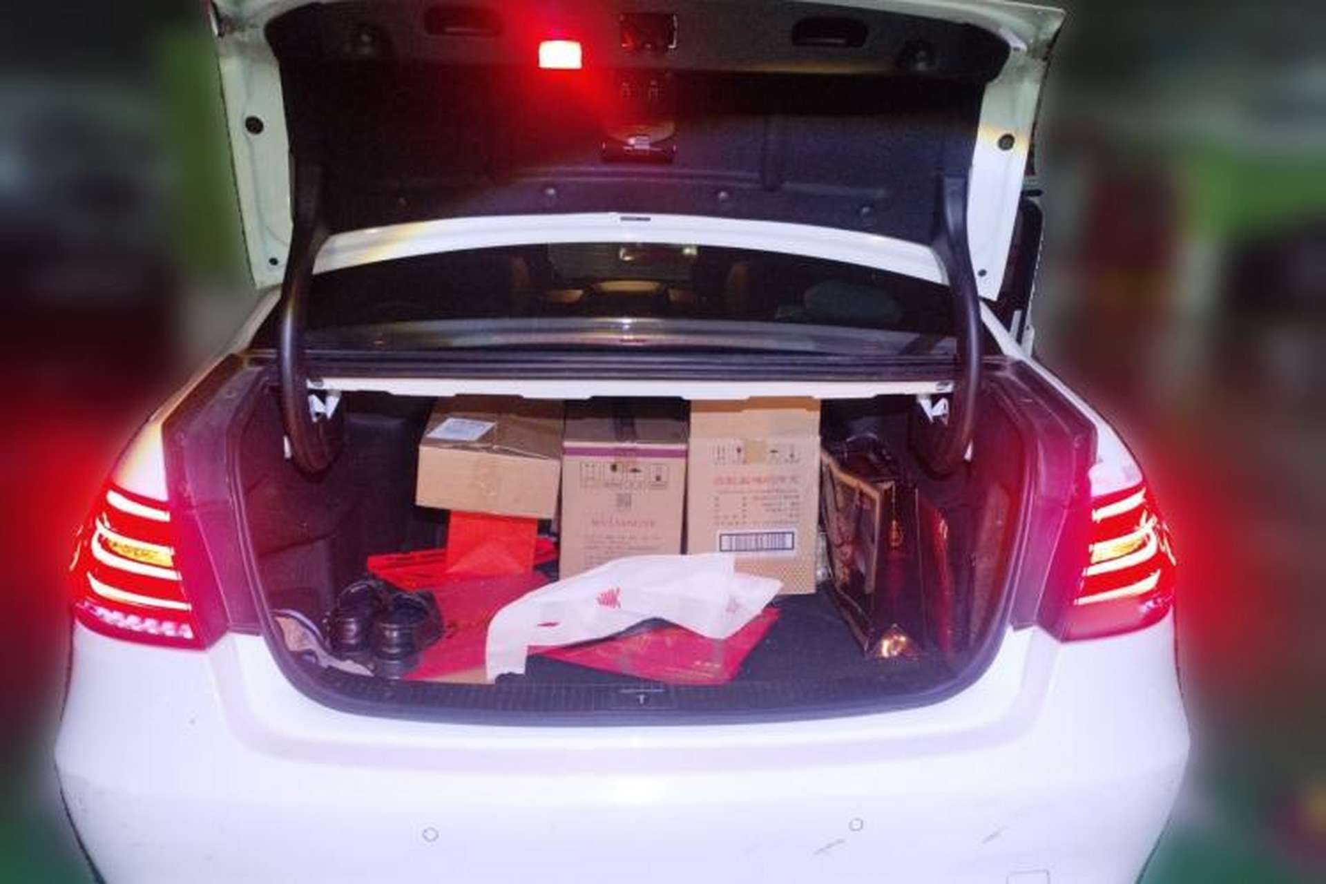 Used Mercedes-Benz E-Class 2015 E 200 L Trunk