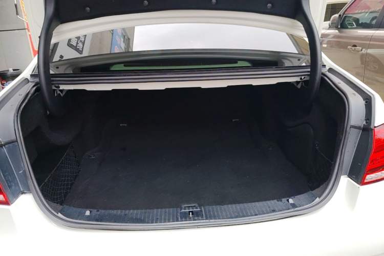 Used Mercedes-Benz E-Class 2015 Restyled E 260 L Sport Edition Trunk