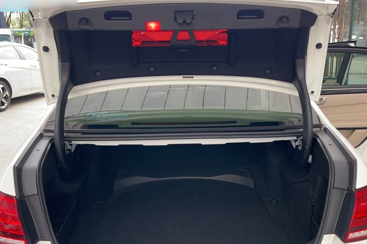 Used Mercedes-Benz E-Class 2015 E 260 L Sport Edition Trunk