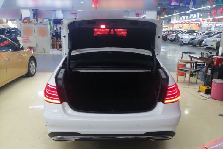 Used Mercedes-Benz E-Class 2015 E 260 L Sport & Fashion Model Trunk
