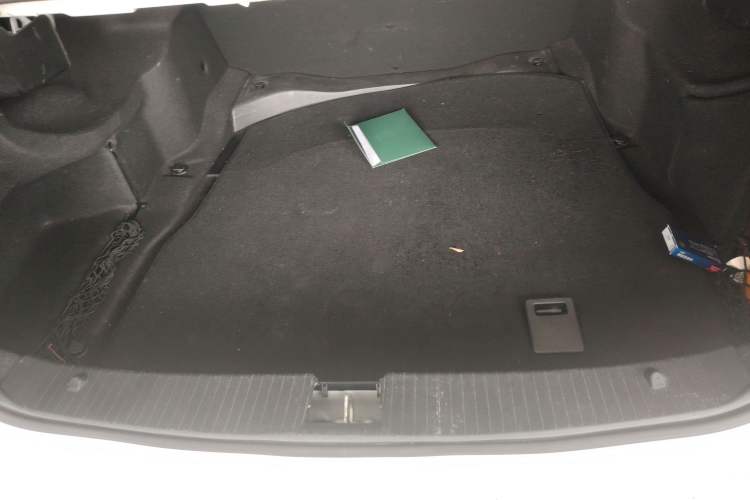 Used Mercedes-Benz E-Class 2015 E 260 L Sport Edition Trunk