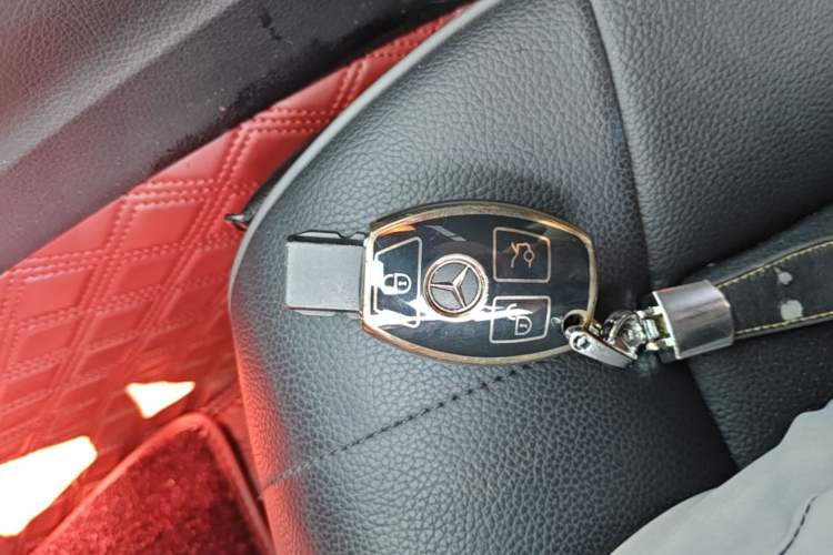 Used Mercedes-Benz E-Class 2015 Revised E 180 L Sport Edition Vehicle Key