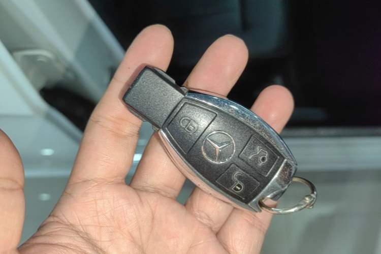 Used Mercedes-Benz E-Class 2015 Restyled E 260 L Sport Edition Vehicle Key