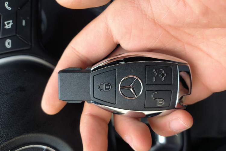 Used Mercedes-Benz E-Class 2015 Facelift E 200 L Sport Edition Vehicle Key