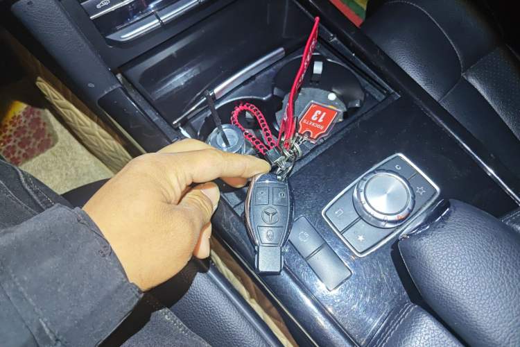 Used Mercedes-Benz E-Class 2015 E 260 L Sport Edition Vehicle Key