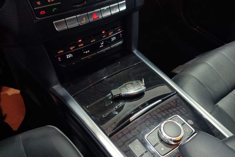 Used Mercedes-Benz E-Class 2015 Restyled E 260 L Sport Edition Vehicle Key