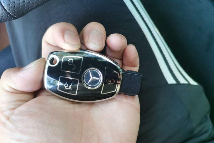 Used Mercedes-Benz E-Class 2015 Facelift E 200 L Sport Edition Vehicle Key