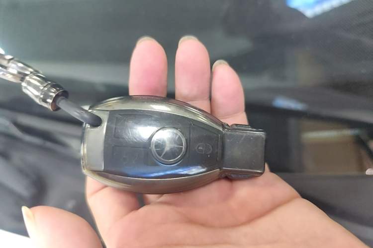 Used Mercedes-Benz E-Class 2015 E 260 L Sport Edition Vehicle Key