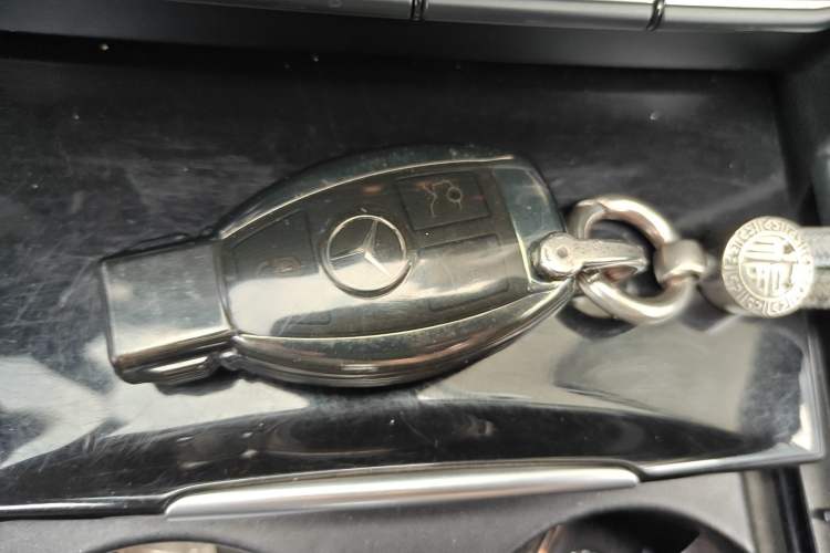 Used Mercedes-Benz E-Class 2015 Facelift E 200 L Sport Edition Vehicle Key