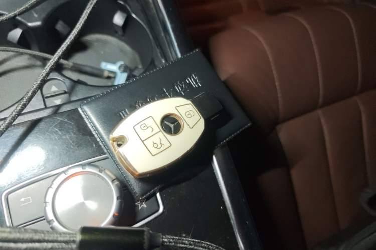 Used Mercedes-Benz E-Class 2015 E 260 L Sport & Fashion Model Vehicle Key