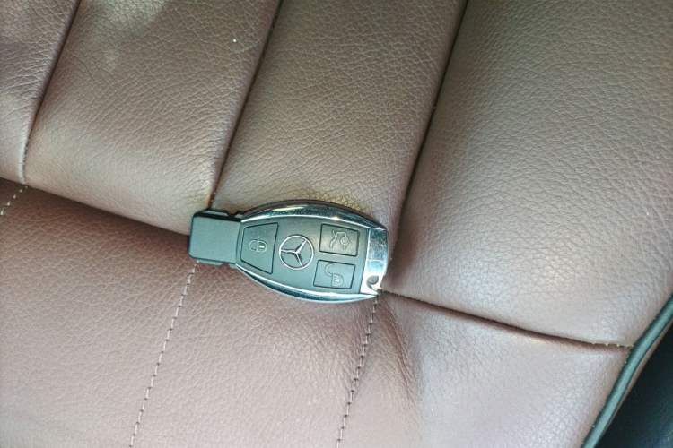 Used Mercedes-Benz E-Class 2015 E 320 L Sport 4MATIC Vehicle Key