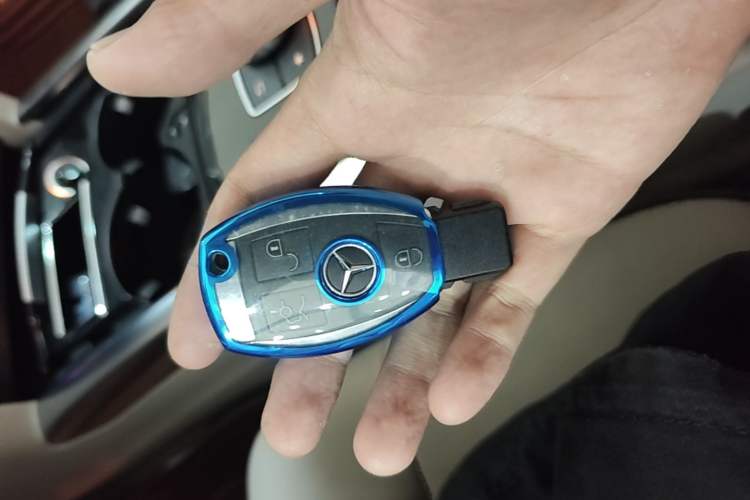 Used Mercedes-Benz E-Class 2015 Facelift E 200 L Sport Edition Vehicle Key
