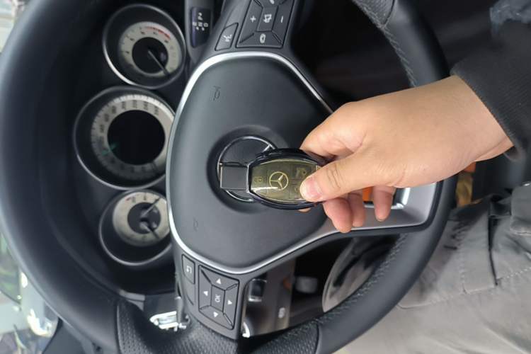 Used Mercedes-Benz E-Class 2015 E 260 L Sport Edition Vehicle Key
