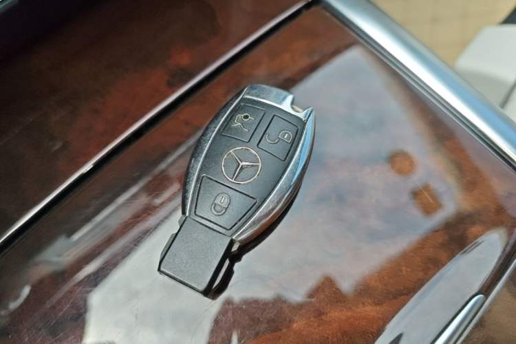 Used Mercedes-Benz E-Class 2015 Facelift E 200 L Vehicle Key
