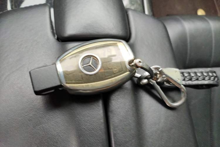 Used Mercedes-Benz E-Class 2015 E 400 L Sport Luxury 4MATIC Vehicle Key