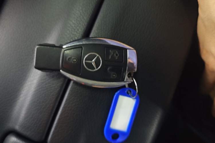 Used Mercedes-Benz E-Class 2015 Facelift E 200 L Sport Edition Vehicle Key