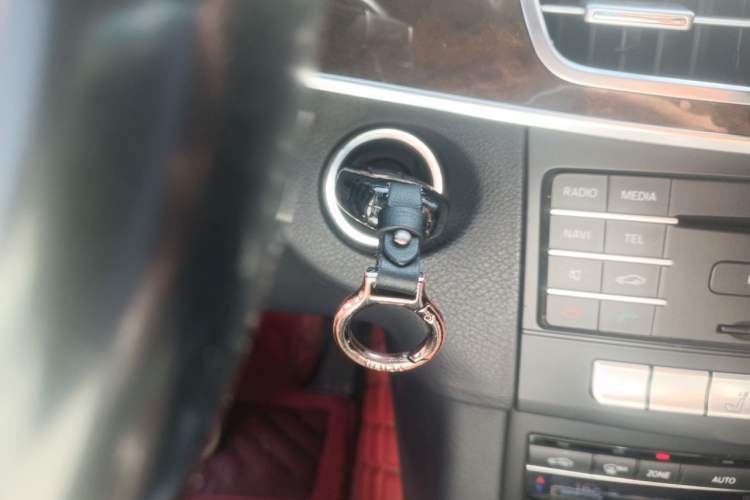 Used Mercedes-Benz E-Class 2015 E 200 L Vehicle Key