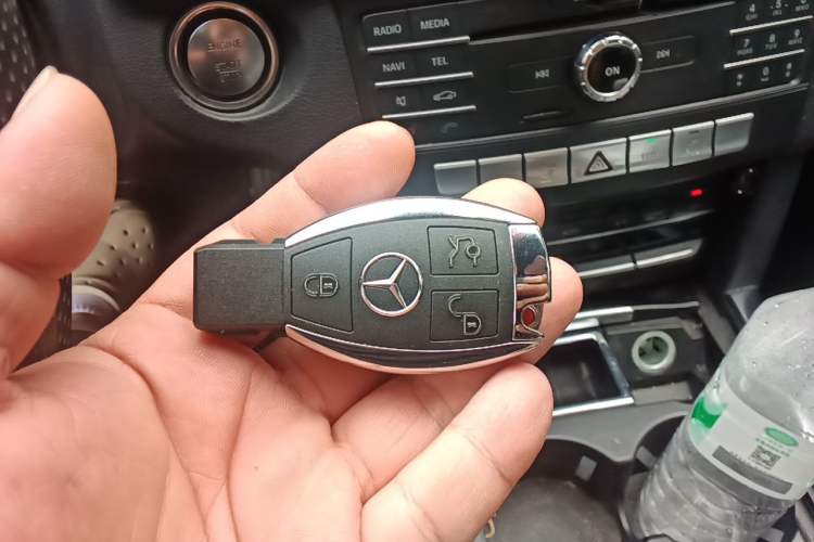 Used Mercedes-Benz E-Class 2015 Revised E 180 L Sport Edition Vehicle Key