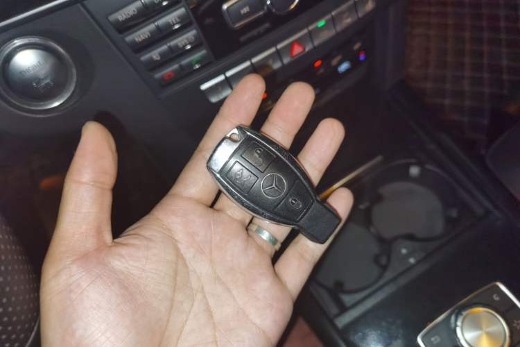 Used Mercedes-Benz E-Class 2015 E 260 L Sport & Fashion Model Vehicle Key