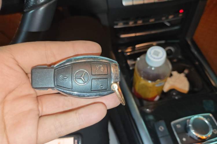 Used Mercedes-Benz E-Class 2015 Revised E 180 L Sport Edition Vehicle Key