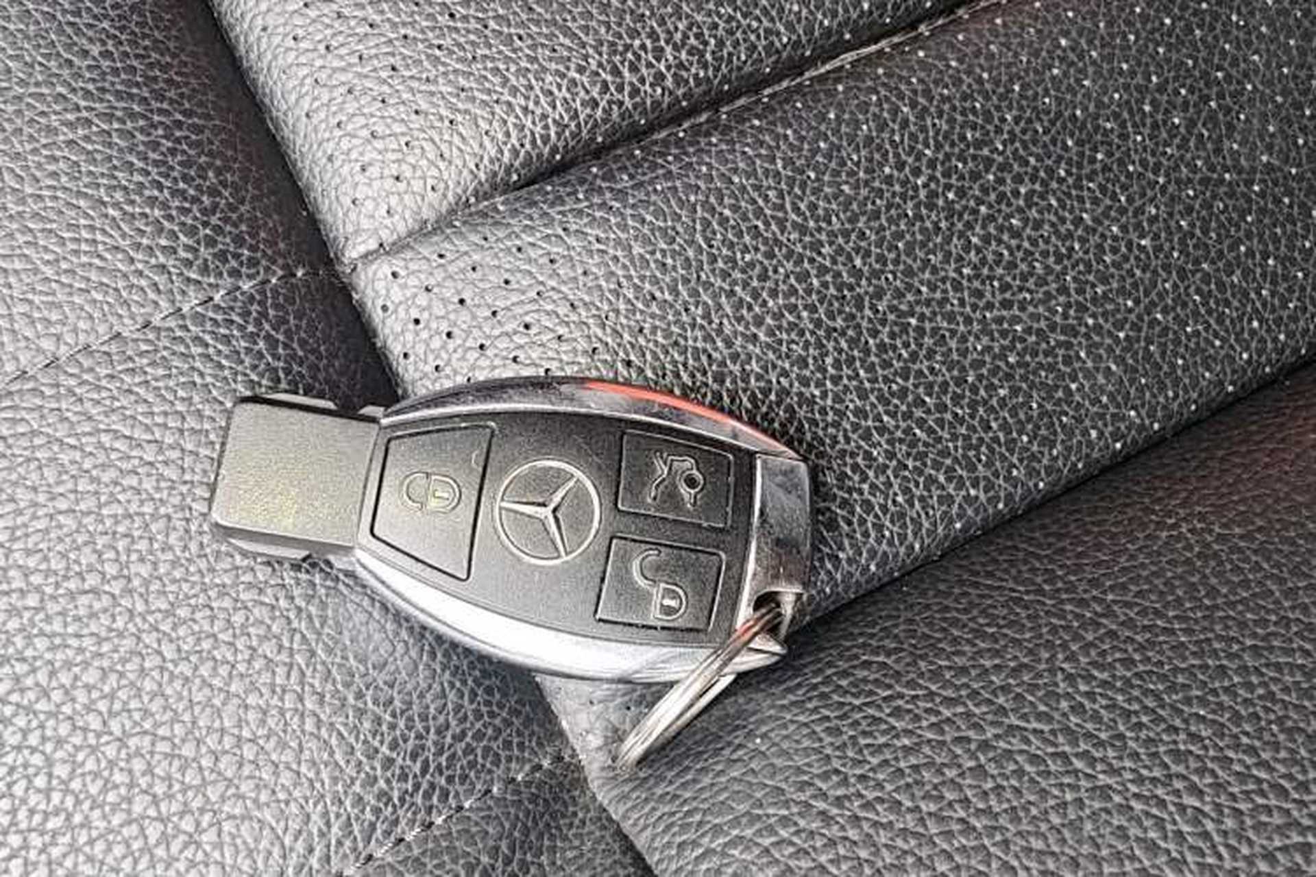 Used Mercedes-Benz E-Class 2015 Facelift E 200 L Vehicle Key