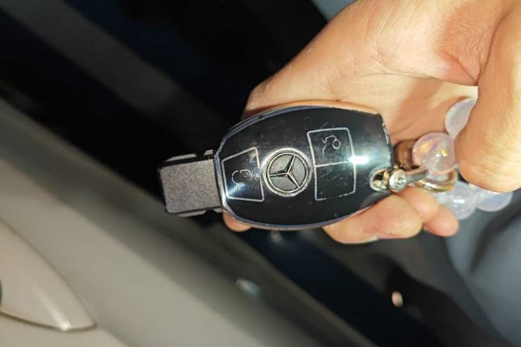 Used Mercedes-Benz E-Class 2015 Facelift E 200 L Sport Edition Vehicle Key