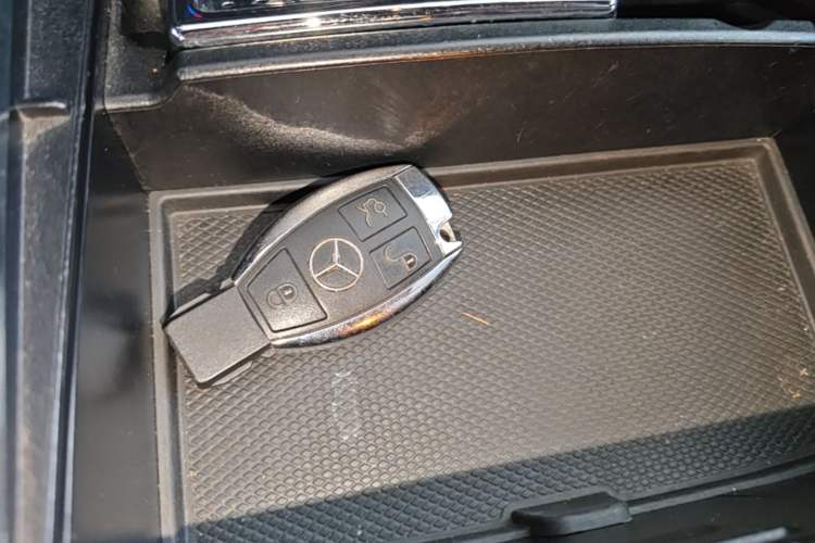 Used Mercedes-Benz E-Class 2015 Facelift E 200 L Sport Edition Vehicle Key