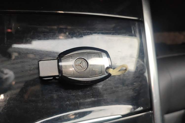 Used Mercedes-Benz E-Class 2015 E 260 L Sport Edition Vehicle Key