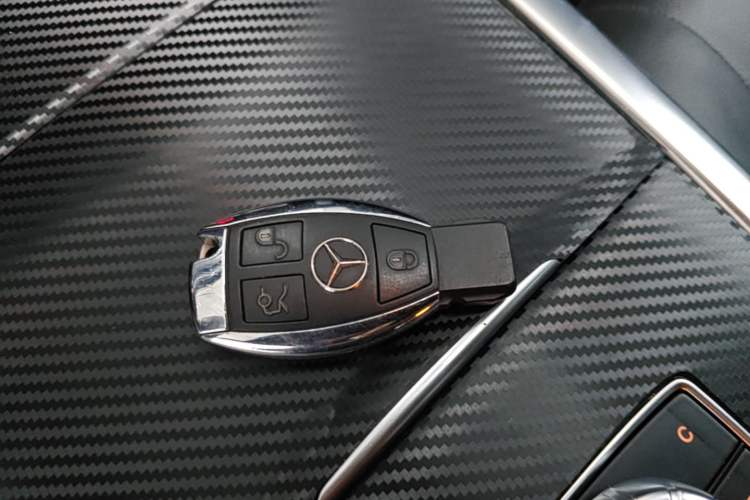 Used Mercedes-Benz E-Class 2015 Facelift E 200 L Sport Edition Vehicle Key