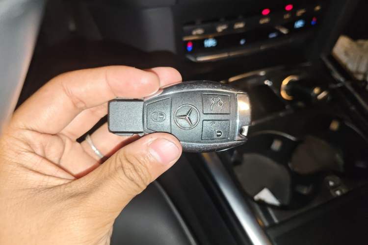 Used Mercedes-Benz E-Class 2015 E 260 L Sport Edition Vehicle Key