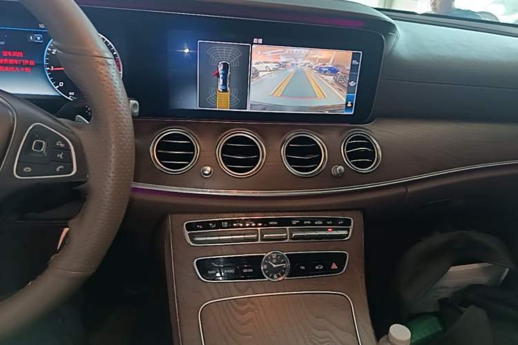 Used Mercedes-Benz E-Class 2016 E 200 L Audio And AC Panel