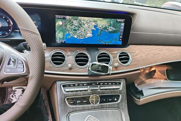 Used Mercedes-Benz E-Class 2016 E 200 L Audio And AC Panel