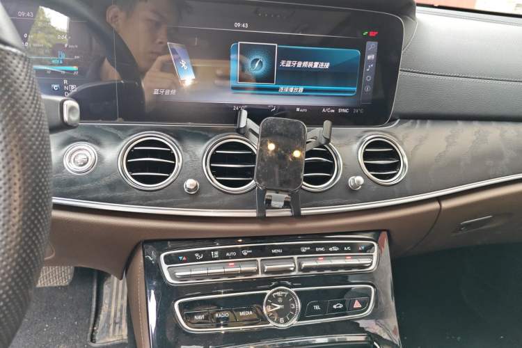 Used Mercedes-Benz E-Class 2016 E 200 L Sport Edition Audio And AC Panel