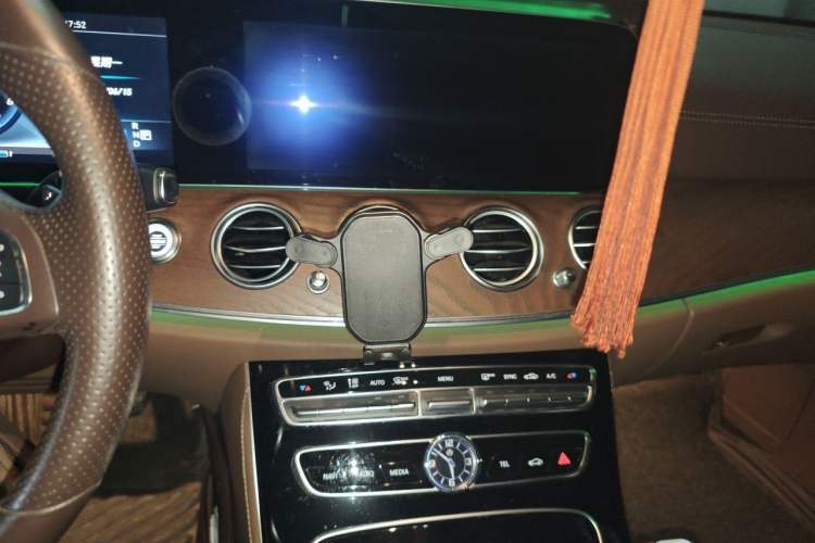 Used Mercedes-Benz E-Class 2016 E 200 L Audio And AC Panel