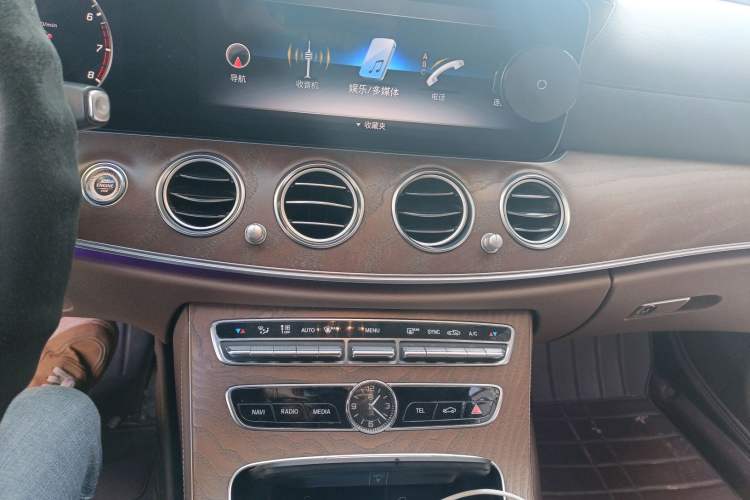 Used Mercedes-Benz E-Class 2016 E 200 L Audio And AC Panel