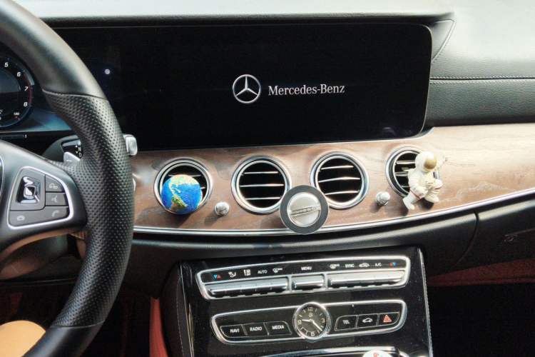 Used Mercedes-Benz E-Class 2016 E 300 L Luxury Model Audio And AC Panel