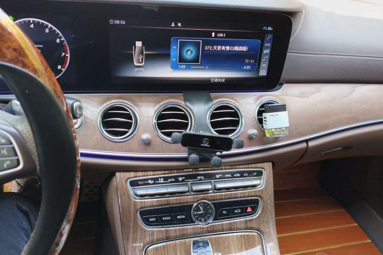 Used Mercedes-Benz E-Class 2016 E 200 L Audio And AC Panel