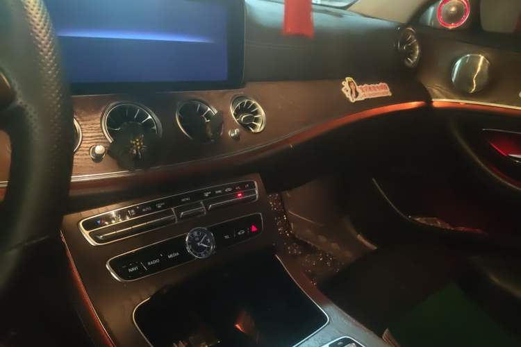 Used Mercedes-Benz E-Class 2016 E 200 L Audio And AC Panel