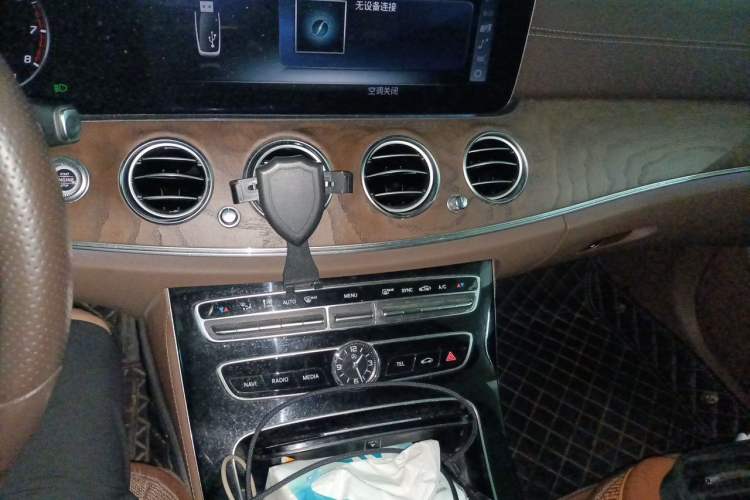 Used Mercedes-Benz E-Class 2016 E 200 L Audio And AC Panel