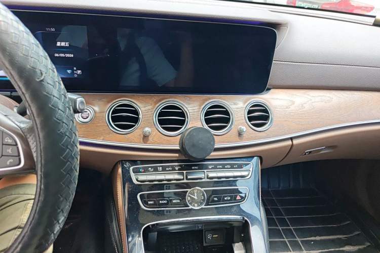 Used Mercedes-Benz E-Class 2016 E 200 L Audio And AC Panel