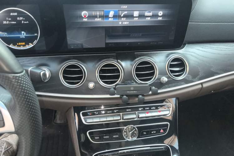 Used Mercedes-Benz E-Class 2016 E 200 L Sport Edition Audio And AC Panel