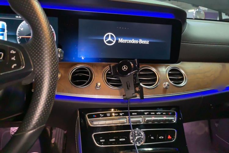 Used Mercedes-Benz E-Class 2016 E 200 L Audio And AC Panel