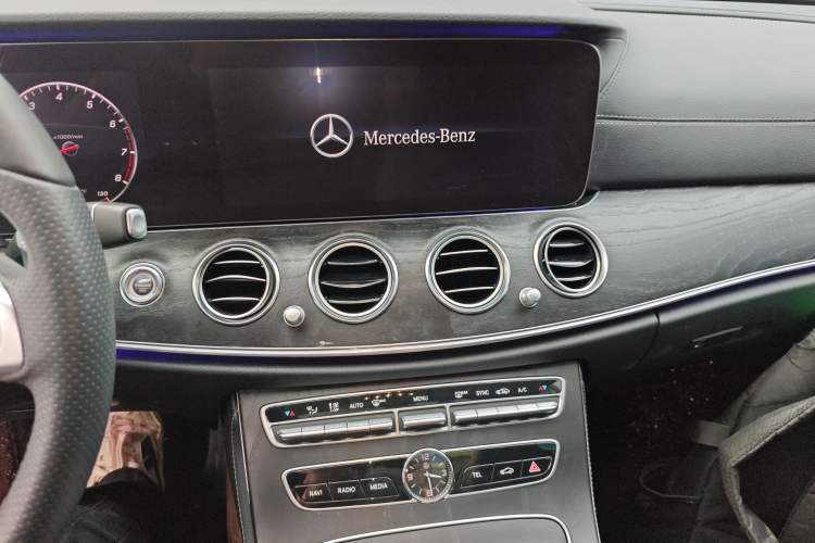 Used Mercedes-Benz E-Class 2016 E 200 L Sport Edition Audio And AC Panel