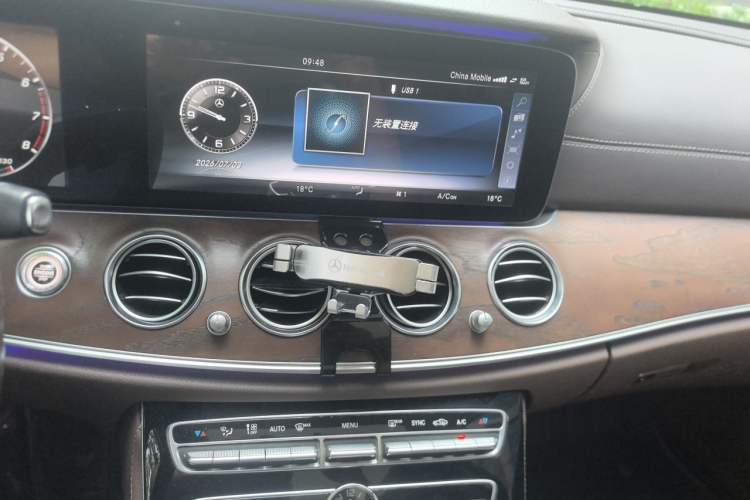 Used Mercedes-Benz E-Class 2016 E 200 L Audio And AC Panel